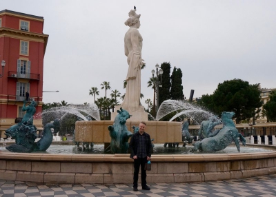 Måns and fountain