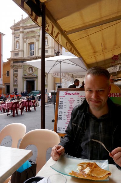 Måns with his crepe